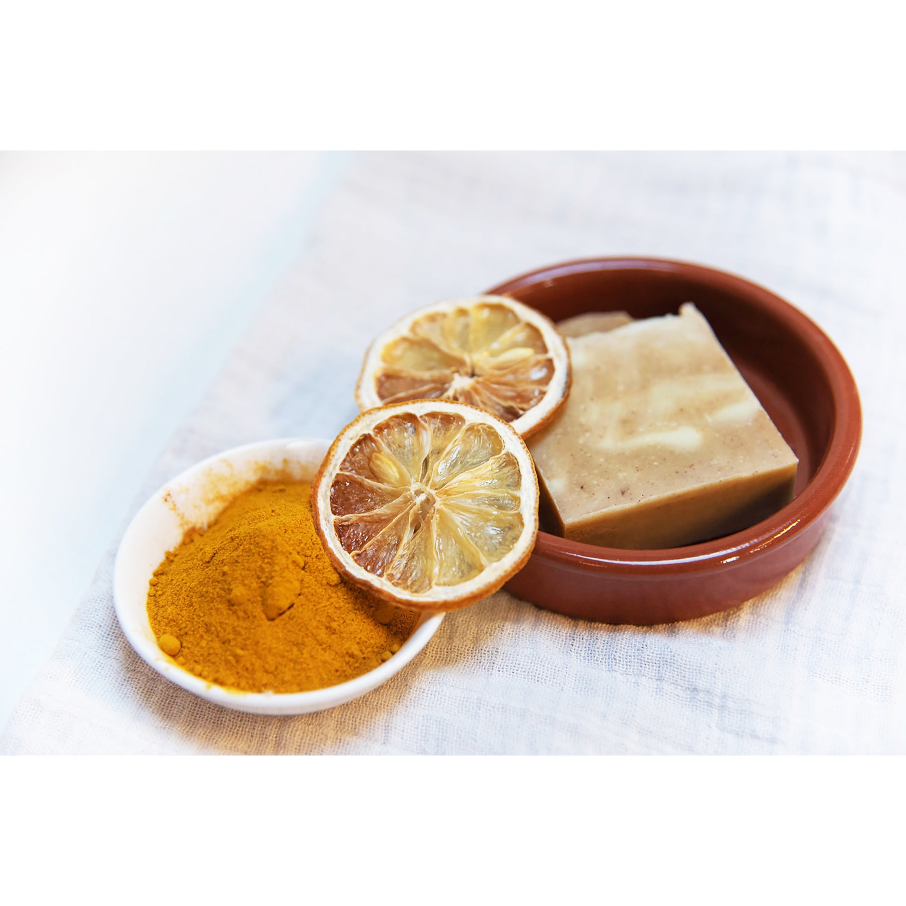 Jabón Natural de Naranja y Cúrcuma hecho a mano